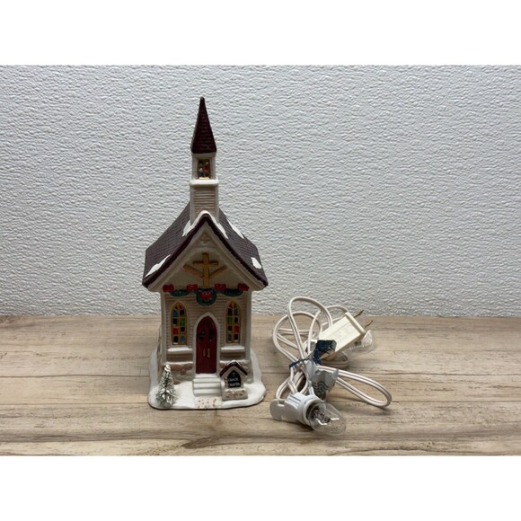Vtg 1993 Christmas Valley Collection Lighted Porcelain Grace Chapel Church - Picture 10 of 15